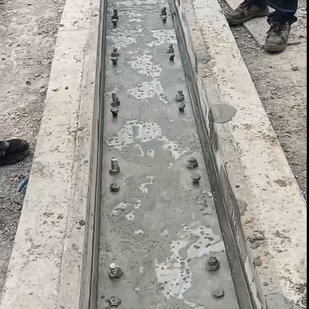 崇州港口码头起重机龙门吊重型机械设备稳固用早强快凝轨道胶泥